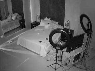 voyeurcam-casa-salsa-bedroom-4 camsoda