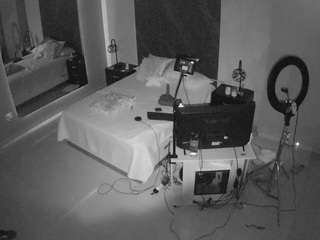 voyeurcam-casa-salsa-bedroom-4