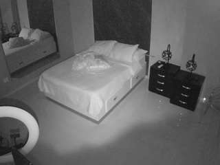 voyeurcam-casa-salsa-bedroom-4
