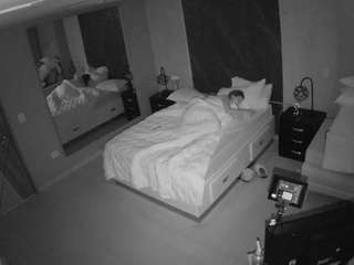 voyeurcam-casa-salsa-bedroom-4