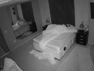 voyeurcam-casa-salsa-bedroom-4