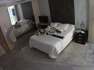 voyeurcam-casa-salsa-bedroom-4