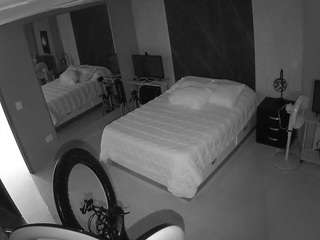 voyeurcam-casa-salsa-bedroom-4