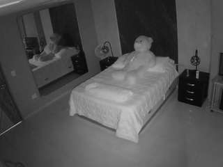 voyeurcam-casa-salsa-bedroom-4