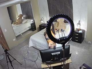 यह मॉडल अभी लाइव है. voyeurcam-casa-salsa-bedroom-4