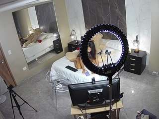 यह मॉडल अभी लाइव है. voyeurcam-casa-salsa-bedroom-4