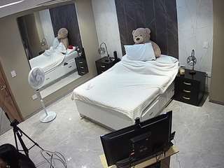该模特正在直播。 voyeurcam-casa-salsa-bedroom-4
