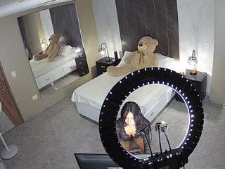 Este modelo está ao vivo agora. voyeurcam-casa-salsa-bedroom-4
