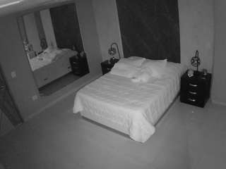 voyeurcam-casa-salsa-bedroom-4