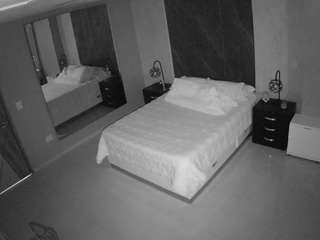 voyeurcam-casa-salsa-bedroom-4