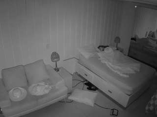 voyeurcam-casa-salsa-bedroom-5
