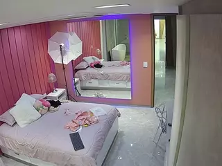 Casa Salsa Bedroom 5's Live Sex Cam Show