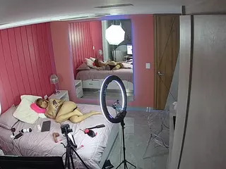 Casa Salsa Bedroom 5's Live Sex Cam Show