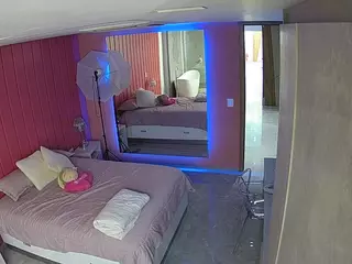 Casa Salsa Bedroom 5's Live Sex Cam Show