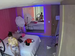 Casa Salsa Bedroom 5's Live Sex Cam Show