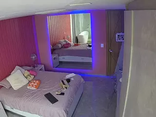 Casa Salsa Bedroom 5's Live Sex Cam Show