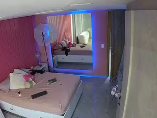 Casa Salsa Bedroom 5's Live Sex Cam Show