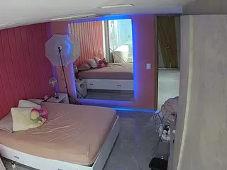 Casa Salsa Bedroom 5's Live Sex Cam Show