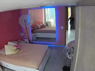 Casa Salsa Bedroom 5's Live Sex Cam Show