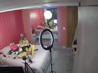 Casa Salsa Bedroom 5's Live Sex Cam Show