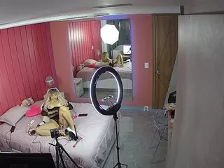 Casa Salsa Bedroom 5's Live Sex Cam Show