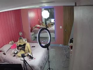 Casa Salsa Bedroom 5's Live Sex Cam Show