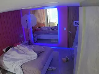 Casa Salsa Bedroom 5's Live Sex Cam Show