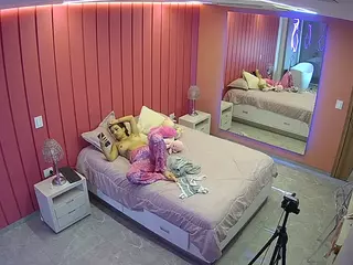 Casa Salsa Bedroom 5's Live Sex Cam Show