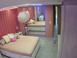 Casa Salsa Bedroom 5's Live Sex Cam Show