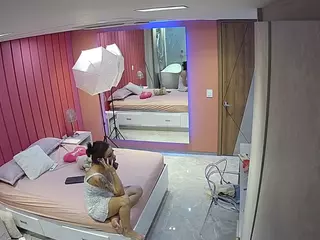 Casa Salsa Bedroom 5's Live Sex Cam Show