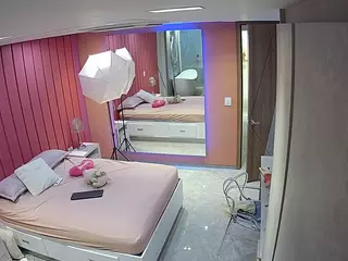 Casa Salsa Bedroom 5's Live Sex Cam Show