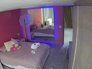 Casa Salsa Bedroom 5's Live Sex Cam Show