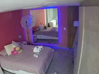 Casa Salsa Bedroom 5's Live Sex Cam Show