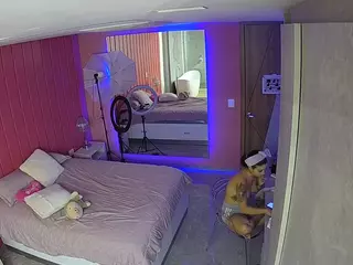 Casa Salsa Bedroom 5's Live Sex Cam Show