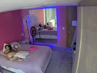 Casa Salsa Bedroom 5's Live Sex Cam Show