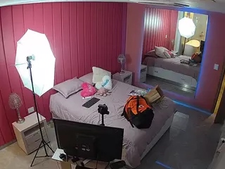 Casa Salsa Bedroom 5's Live Sex Cam Show