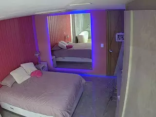 Casa Salsa Bedroom 5's Live Sex Cam Show