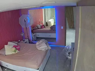 Casa Salsa Bedroom 5's Live Sex Cam Show