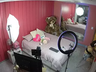 Casa Salsa Bedroom 5's Live Sex Cam Show