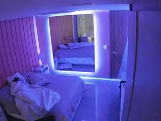 Casa Salsa Bedroom 5's Live Sex Cam Show