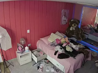 Casa Salsa Bedroom 5's Live Sex Cam Show