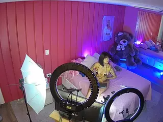 Casa Salsa Bedroom 5's Live Sex Cam Show