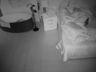 voyeurcam-casa-salsa-bedroom-6
