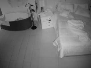 voyeurcam-casa-salsa-bedroom-6 camsoda