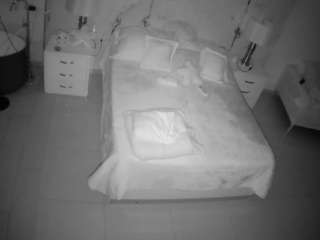 voyeurcam-casa-salsa-bedroom-6