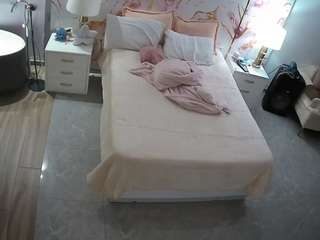 यह मॉडल अभी लाइव है. voyeurcam-casa-salsa-bedroom-6