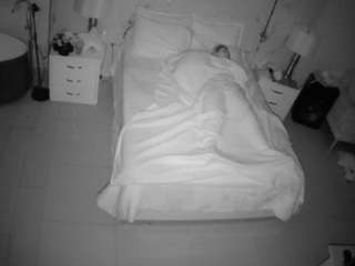 هذا النموذج مباشر الآن. voyeurcam-casa-salsa-bedroom-6