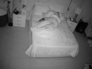 Dit model is nu live. voyeurcam-casa-salsa-bedroom-6