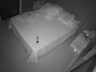 voyeurcam-casa-salsa-bedroom-7 camsoda