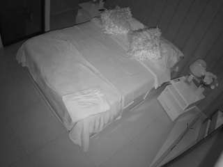voyeurcam-casa-salsa-bedroom-7
